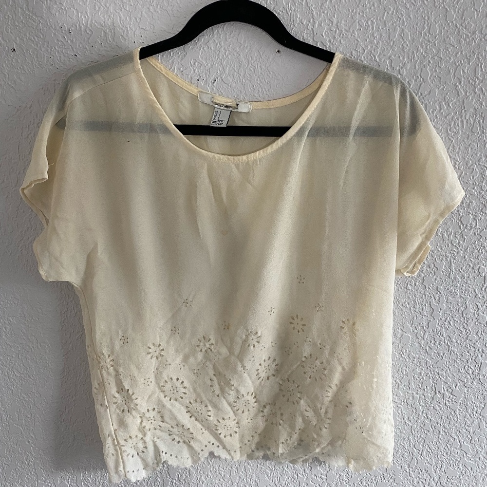 Semi-Sheer Floar Trimmad Blouse